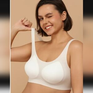 Elegant Cream Seamless Bra